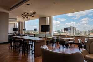 Sports bar, alfresco dining, open daily - Hyatt Regency Nairobi Westlands (Nairobi)