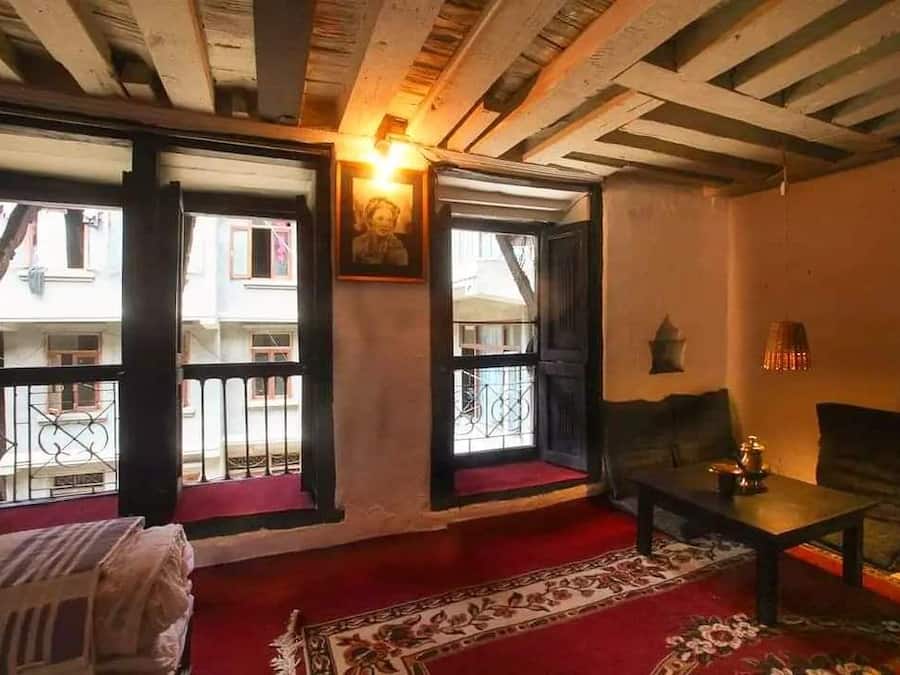 Laptop workspace, soundproofing, iron/ironing board, free WiFi