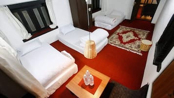 Classic Triple Room | Laptop workspace, soundproofing, iron/ironing board, free WiFi