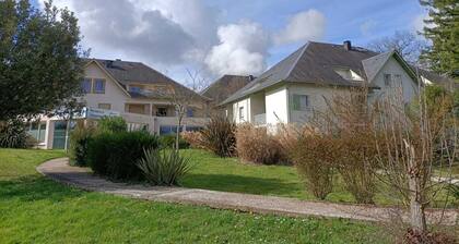 T2 avec jardinet dans résidence avec piscine E99