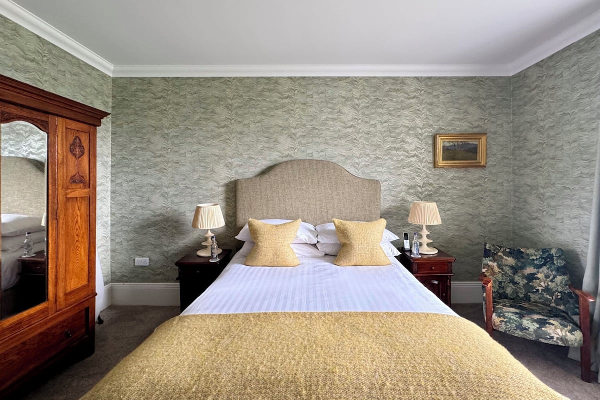 Loch View Standard Room | เครื่องนอนป้องกันสารก่อภูมิแพ้, โต๊ะทำงาน, เตารีด/โต๊ะรีดผ้า, Wi-Fi ฟรี