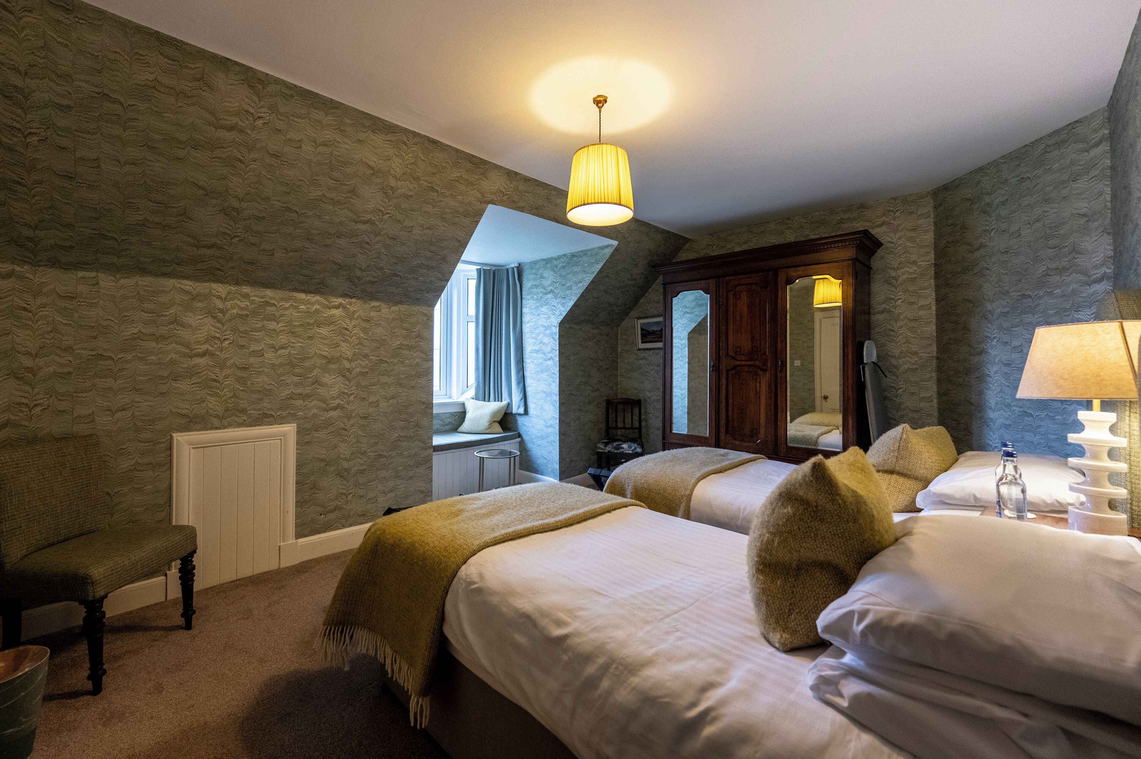 Literie hypoallergénique, décoration personnalisée, bureau