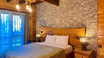 In-room safe, free WiFi