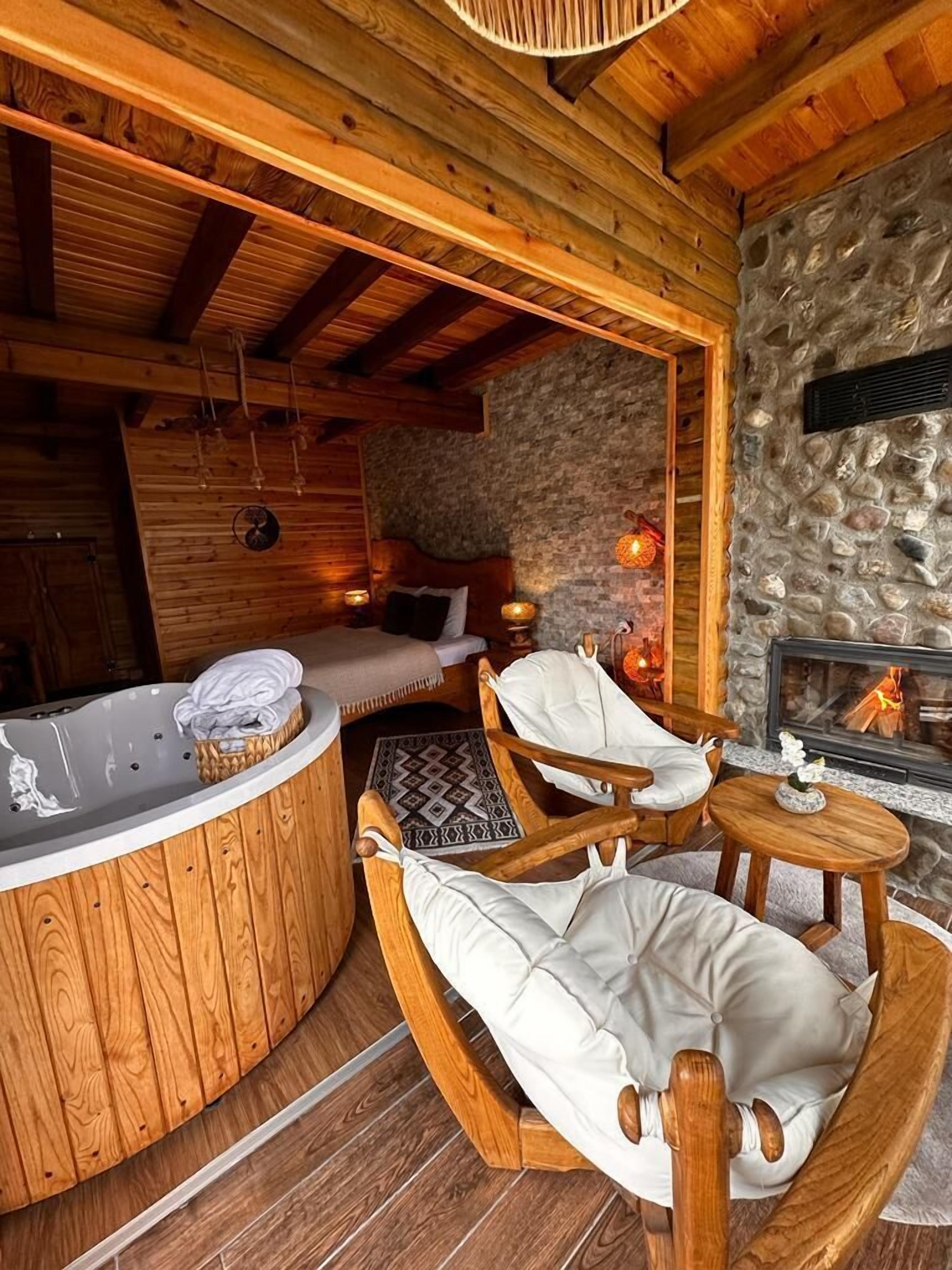 Deluxe Room | In-room safe, free WiFi