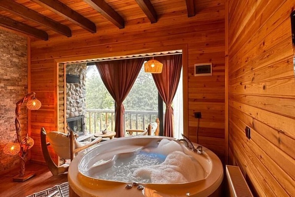 Kamar Deluks | Brankas dan Wi-Fi gratis