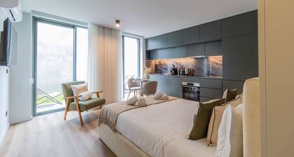 RUAH Apartments by LovelyStay