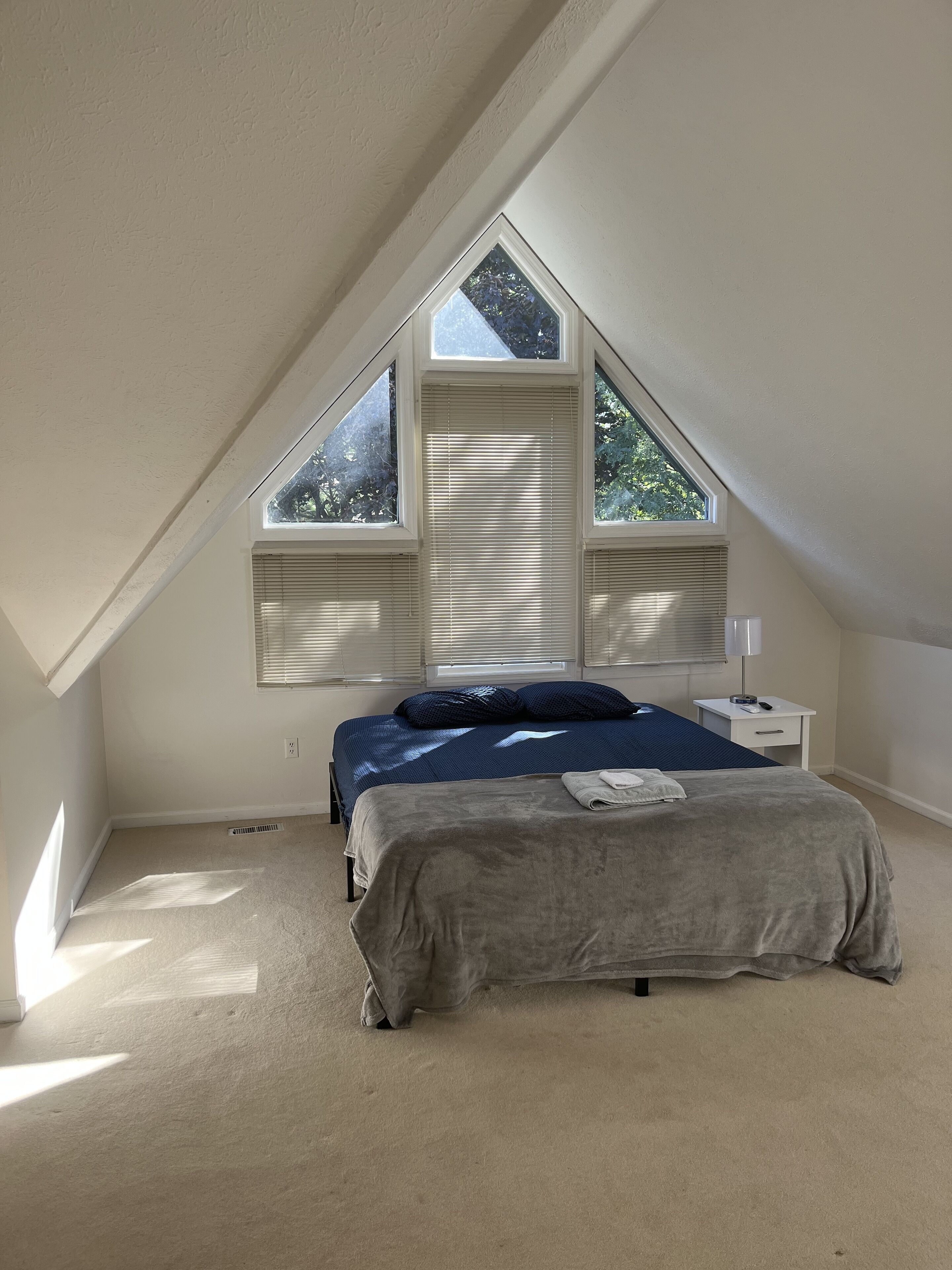 4 dormitoris, planxa i posts de planxar, wifi i roba de llit 