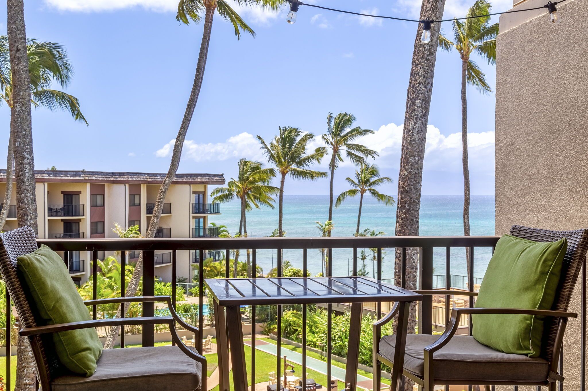 Life the Good Life in Maui! Oceanfront w/ Pool, Perfect for a Couples Retreat