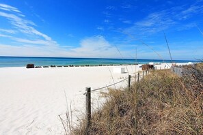 Lovely Panama City Beach a short walk 