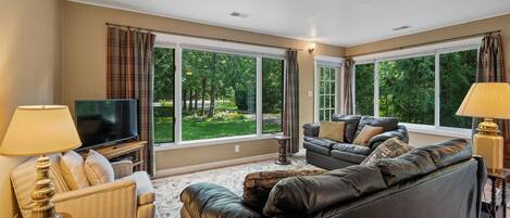 Smart TV, DVD player, books