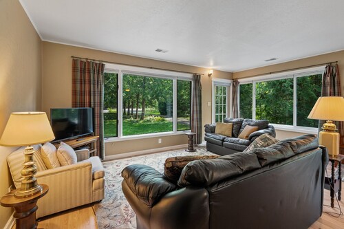 Baileys Harbor home on North Bay, Dog Friendly- Near Gordon Lodge Resort