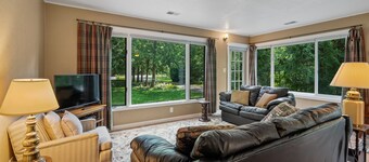 Baileys Harbor home on North Bay, Dog Friendly- Near Gordon Lodge Resort