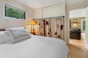 3 bedrooms, free WiFi, bed sheets - Baileys Harbor home on North Bay, Dog Friendly- Near Gordon Lodge Resort (Baileys Harbor)