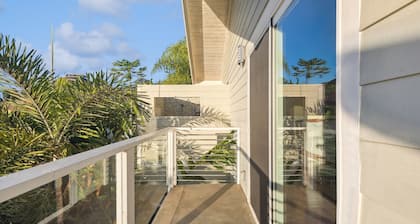 Pu'ukala Sunset Estate W/ Amazing Ocean Views! 3 Bedroom Home by RedAwning