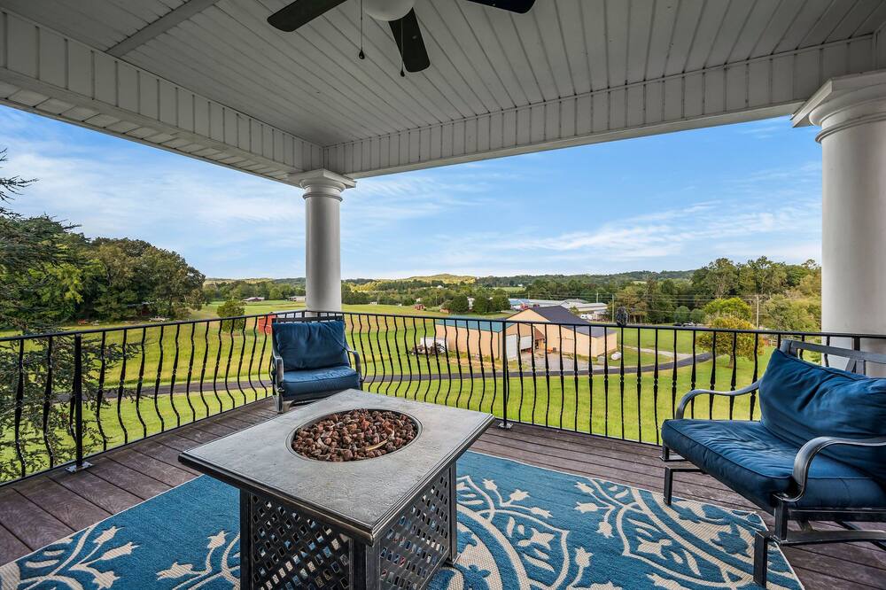 Elegant 7BD w VIEWS! Theater +Firepit +Near LAKE