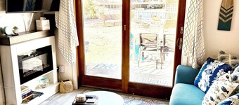 Cozy, Year-round Waterfront Cottage Near Historic Town-Pet Friendly!