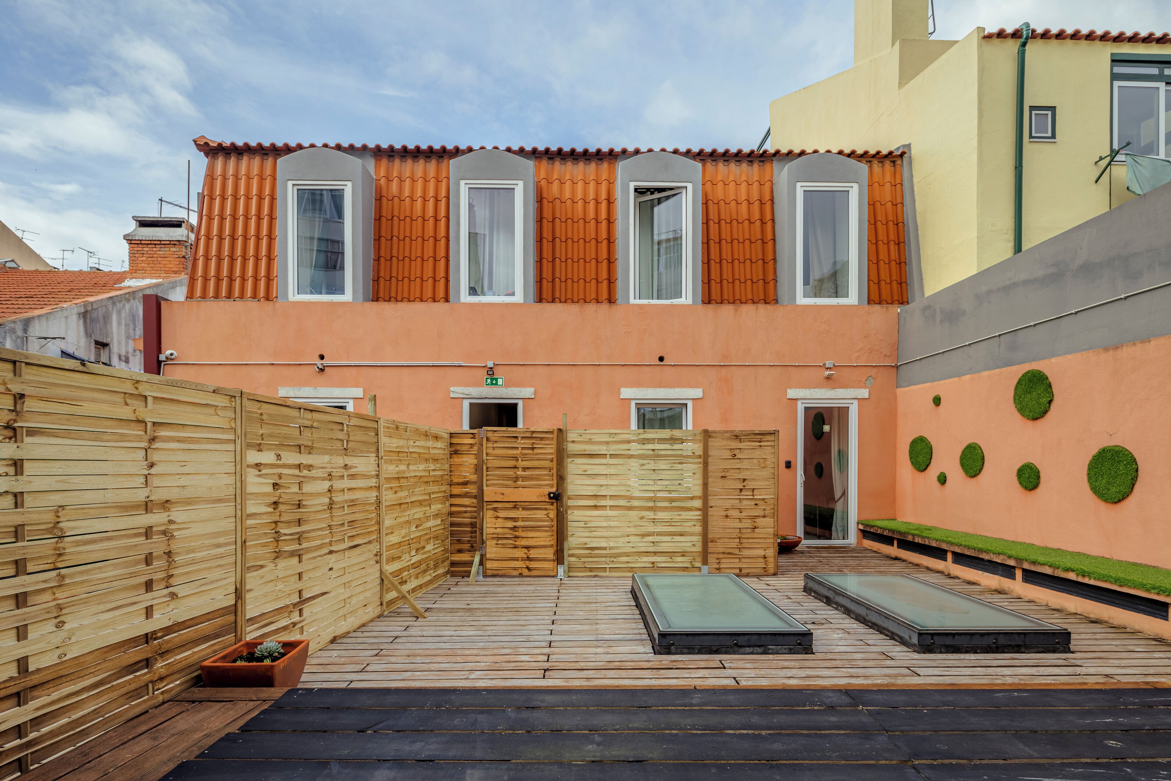 Deluxe Apartment | Balcony