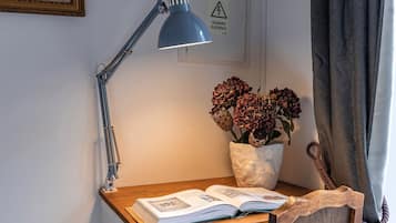 Appartamento Deluxe | 1 camera, ferro/asse da stiro, Wi-Fi gratuito