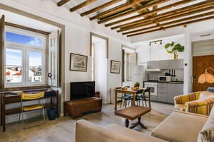 The Indy House | 504 by LovelyStay | Eget tekjøkken | Kjøleskap på fellesområdet og mikrobølgeovn på fellesområdet