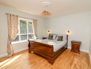 5 slaapkamers, individueel gedecoreerd, individueel gemeubileerd