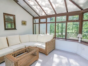 Flat-screen TV - The Coach House at Plas Dolguog (Machynlleth)