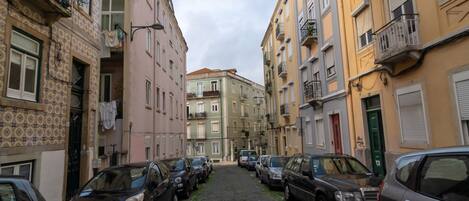 Vista frontal de la propiedad