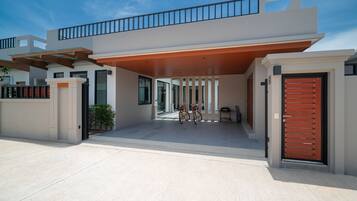 3 Bedroom Grand Deluxe Pool Villa | In-room safe, desk, blackout curtains, iron/ironing board