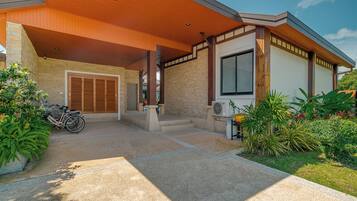 Five-Bedroom Pool Villa - West