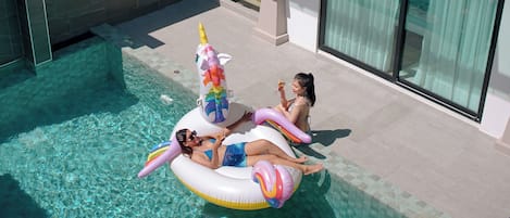 Outdoor pool, sun loungers