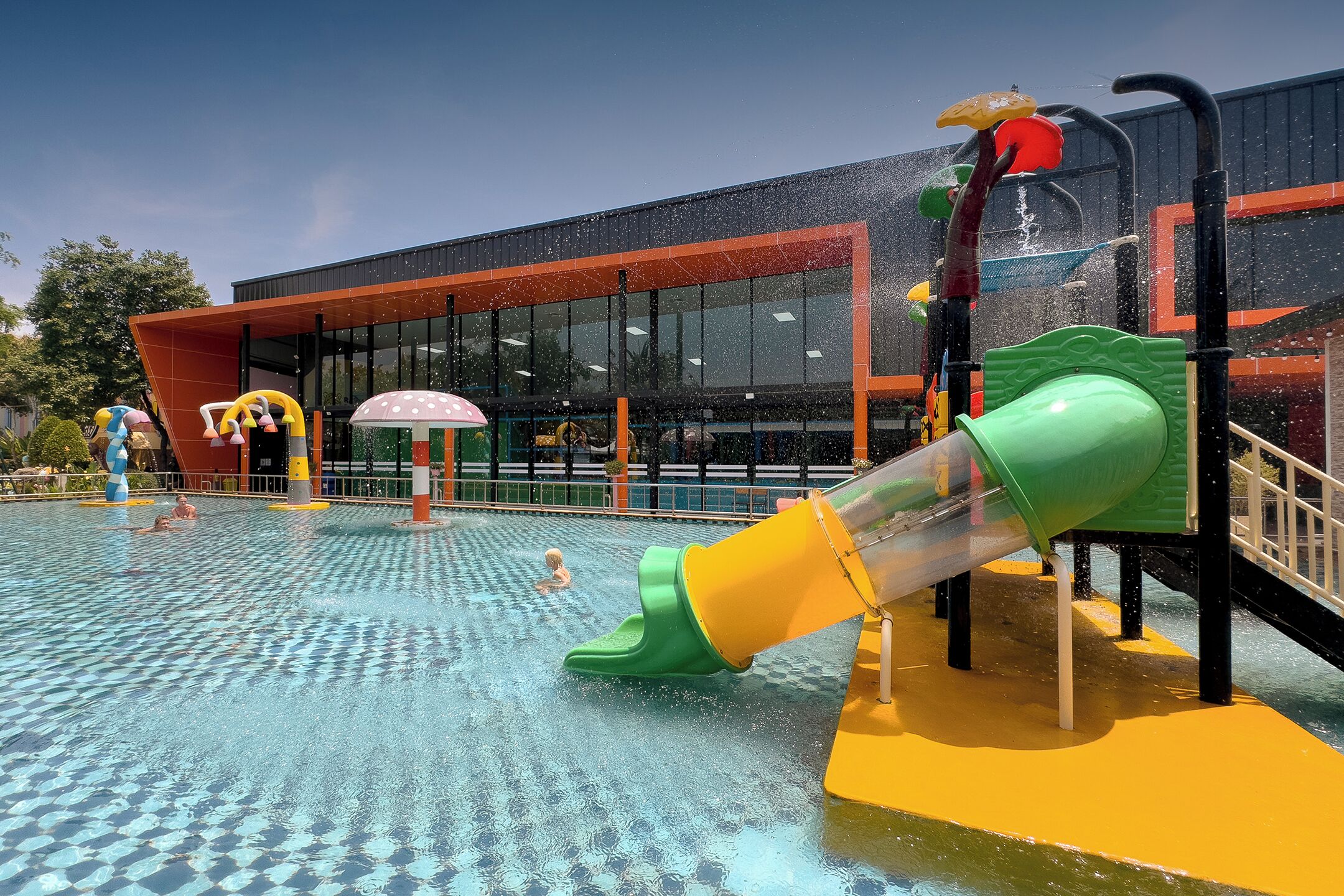 Outdoor pool, pool loungers