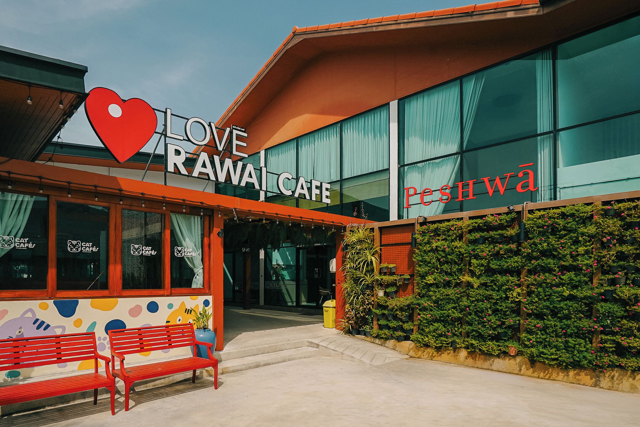2 restaurants; ze serveren er ontbijt, lunch, diner en brunch 