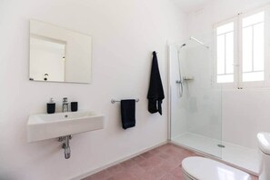 Hair dryer, towels