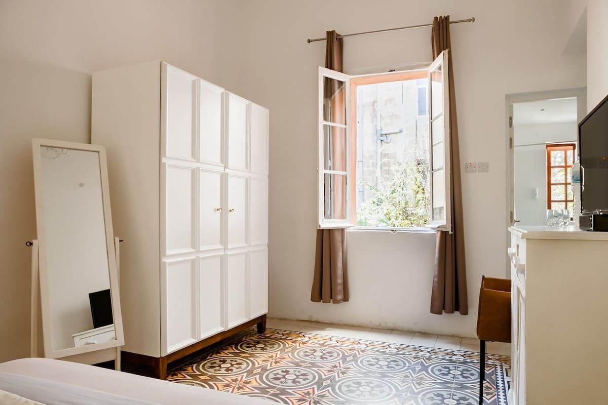 1 bedroom, iron/ironing board, travel crib, WiFi