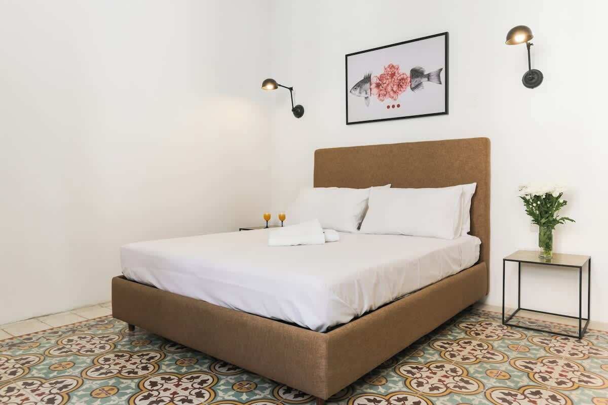 5 chambres, fer et planche à repasser, Wi-Fi, draps fournis