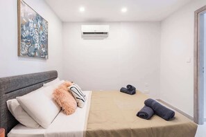 1 habitación, tabla de planchar con plancha, wifi y ropa de cama 