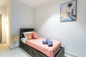 1 chambre, fer et planche à repasser, Wi-Fi, draps fournis