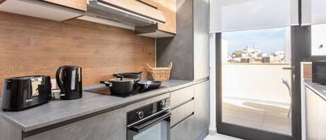 Fridge, microwave, oven, stovetop