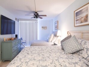 2 bedrooms, WiFi - Spacious 2 BR 2 Bath Ocean Front building overlooking Pool (Ocean City)