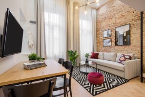 Deluxe Apartment, 1 Bedroom | Living area