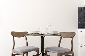 Dining room - Ceuta 70 by LovelyStay (Porto)