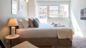 Deluxe Studio | Blackout drapes, iron/ironing board, free WiFi, bed sheets