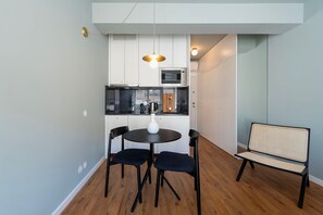 Deluxe Studio | Private kitchenette | Mini-fridge, microwave, stovetop, dishwasher