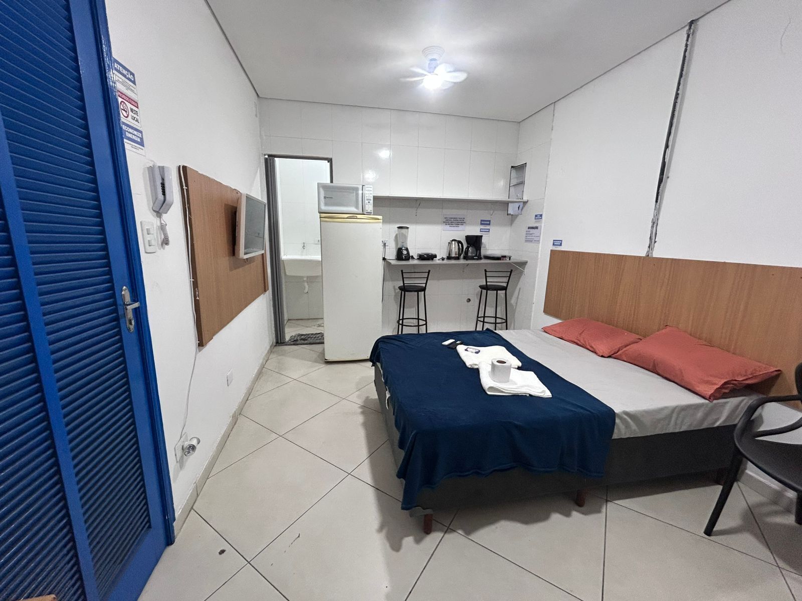 Studio (04) | Accès au Wi-Fi (inclus), literie fournie