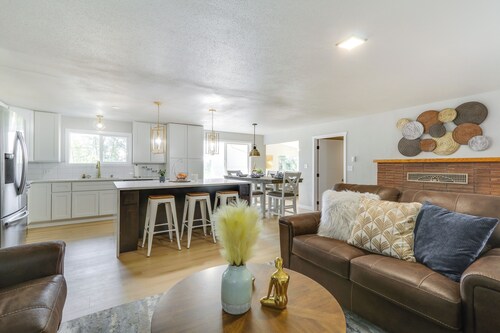 Chehalis Getaway w/ Golf Course View + Fire Pit!