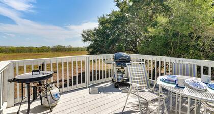 Pet-friendly Freeport Vacation Rental w/ Deck!