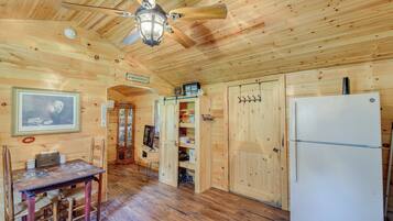 Apartment (0 Bedroom) | Interior