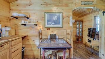 Apartment (0 Bedroom) | Interior