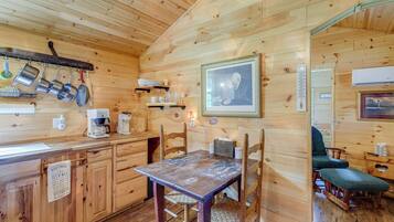 Apartment (0 Bedroom) | Interior