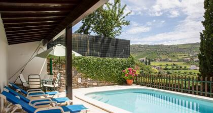 Casa de São Bernardo by LovelyStay