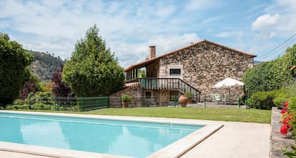 Fonte dos Pepes by LovelyStay